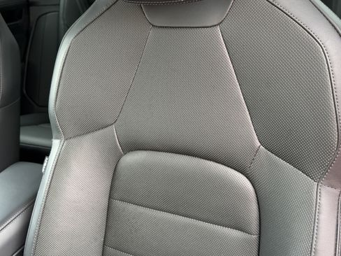 Used 2024 Porsche Macan 4 Electric image 5