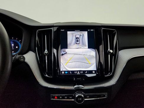 Certified 2025 Volvo XC60 B5 Plus image 26