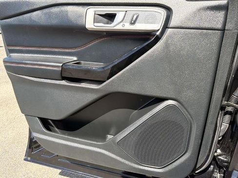 Certified 2022 Ford Explorer ST-Line w/ Class IV Trailer Tow Package image 18