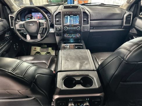 Used 2019 Ford Expedition Platinum AWD/4WD image 27