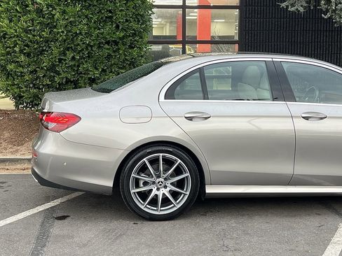 Used 2021 Mercedes-Benz E 350 Sedan image 19