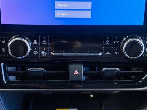 Used 2023 Toyota Highlander Limited image 22