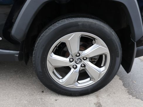 Used 2020 Toyota RAV4 Limited image 42