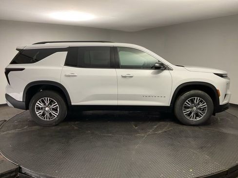 New 2026 Chevrolet Traverse LT w/ LPO, Floor Liner Package image 8