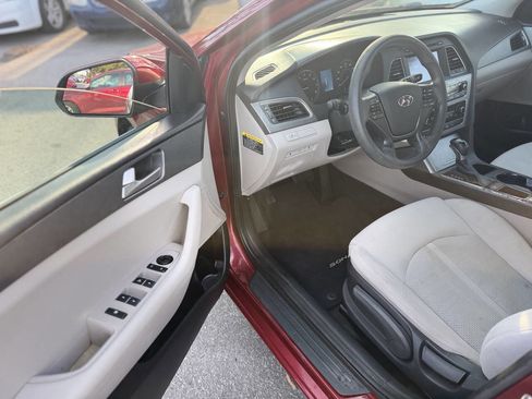 Used 2016 Hyundai Sonata SE image 9