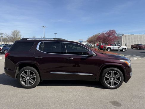 Used 2017 GMC Acadia Denali w/ Technology Package image 2