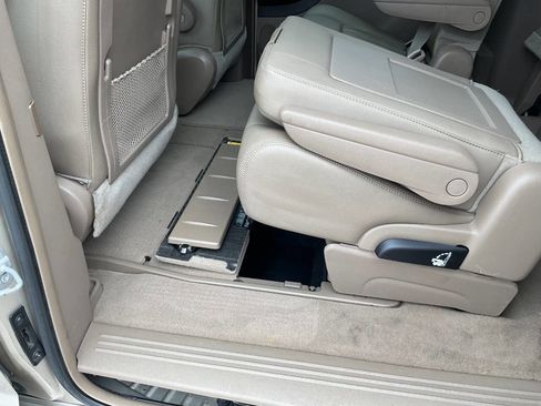 Used 2016 Chrysler Town & Country Touring w/ Driver Convenience Group image 31