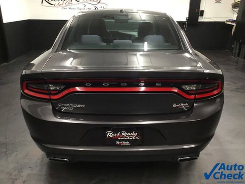 Used 2015 Dodge Charger SE w/ Power Sunroof Group AWD/4WD image 9