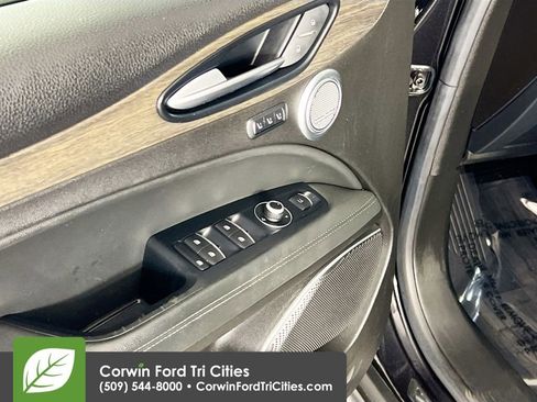 Used 2018 Alfa Romeo Stelvio Ti image 12