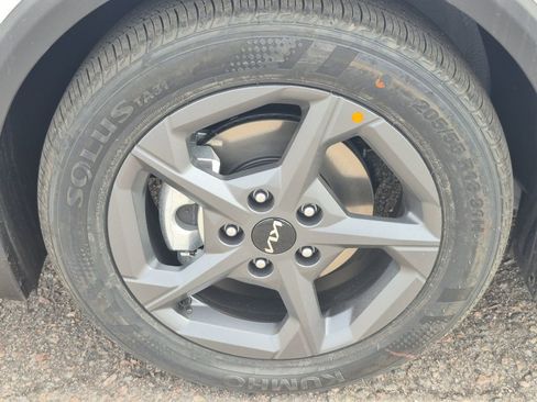 New 2026 Kia K4 LXS image 17