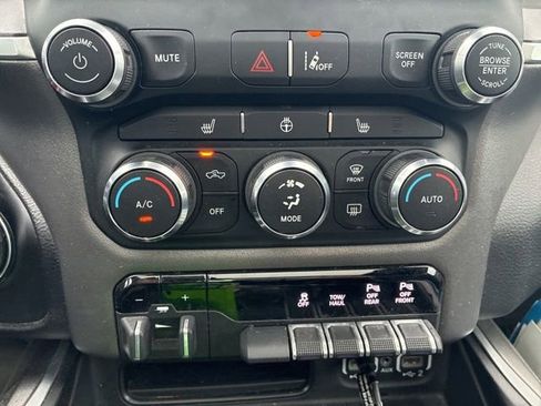 Used 2022 RAM 1500 Big Horn AWD/4WD image 9