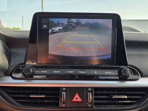 Used 2022 Kia Forte LXS w/ LXS Technology Package image 17