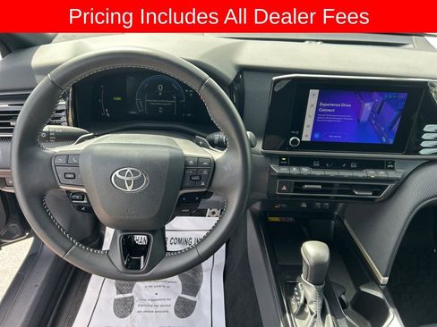 Used 2025 Toyota Camry SE w/ Convenience Package FWD image 5