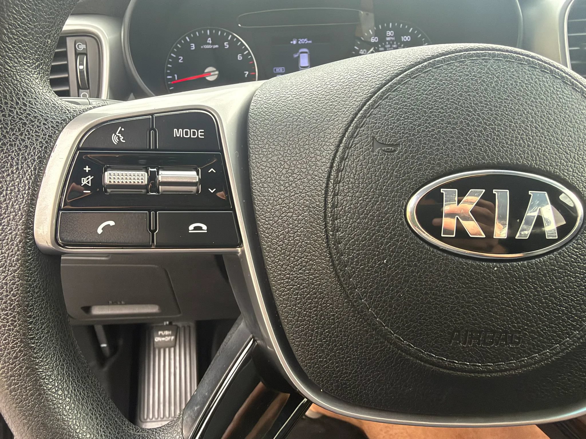 Used 2020 Kia Sorento LX FWD image 15