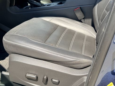 Used 2018 Ford Escape Titanium w/ Ford Safe & Smart Package AWD/4WD image 13
