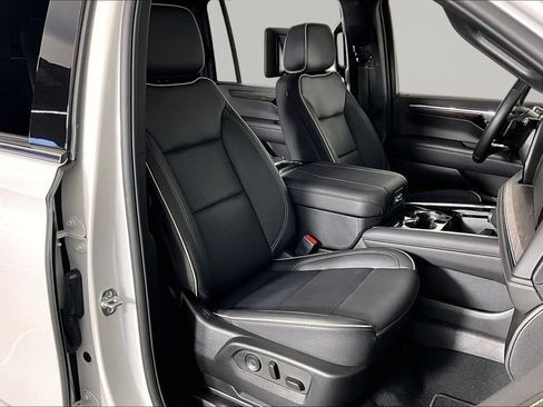 Certified 2025 Chevrolet Suburban Premier AWD/4WD image 25