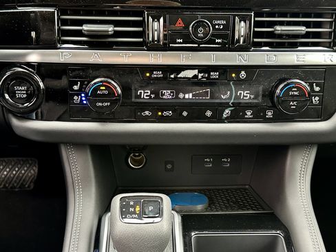 New 2026 Nissan Pathfinder Platinum image 17