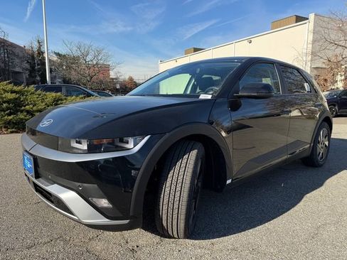 New 2026 Hyundai Ioniq 5 SEL image 3