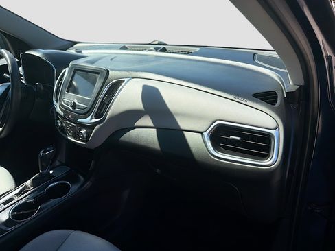 Used 2019 Chevrolet Equinox LS image 32