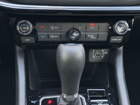 New 2026 Jeep Compass Latitude AWD/4WD image 15
