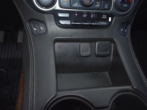 Used 2019 Chevrolet Tahoe LT image 22