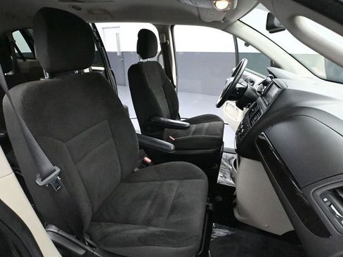 Used 2017 Dodge Grand Caravan SE w/ Power Window Group image 44