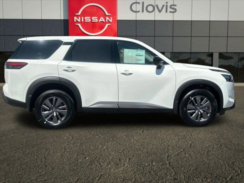 New 2025 Nissan Pathfinder S image 9