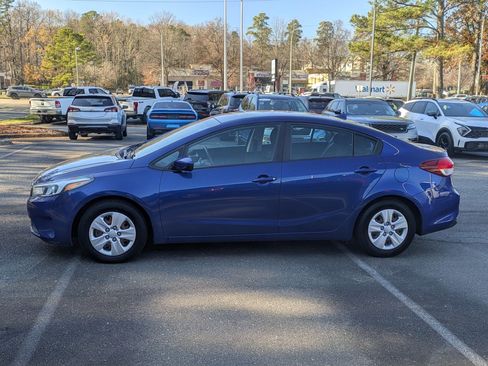 Used 2018 Kia Forte LX image 8