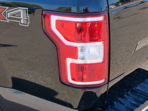 Used 2018 Ford F150 XLT w/ Equipment Group 302A Luxury AWD/4WD image 17