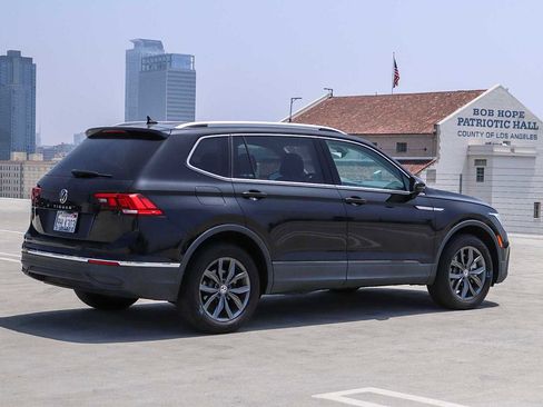 Certified 2023 Volkswagen Tiguan SE FWD image 4