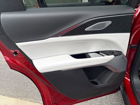 New 2025 Cadillac Lyriq Premium Luxury image 43