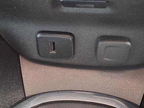 Used 2018 Chevrolet Malibu LT image 8