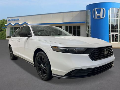 New 2025 Honda Accord SE image 8
