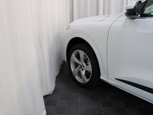 New 2025 Audi Q5 Premium Plus image 24