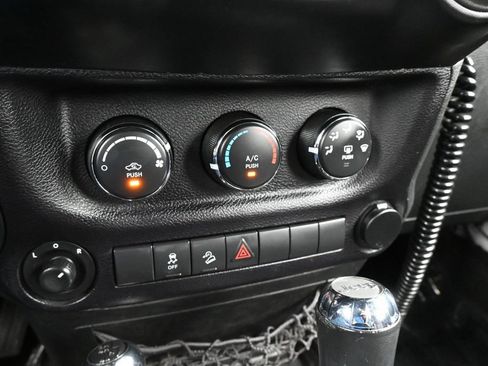 Used 2014 Jeep Wrangler Unlimited Sport w/ Power Convenience Group AWD/4WD image 22
