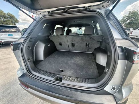 Used 2026 Chevrolet Equinox LT AWD/4WD image 25