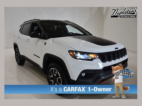 Used 2025 Jeep Compass Trailhawk AWD/4WD image 1