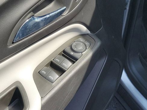 Certified 2023 Chevrolet Equinox LS w/ LS Convenience Package FWD image 21