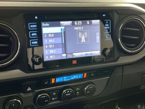 Used 2018 Toyota Tacoma SR image 23