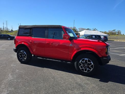 Used 2023 Ford Bronco Outer Banks image 2