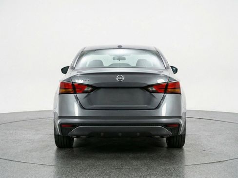 Used 2025 Nissan Altima 2.5 SV FWD image 7