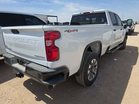 Used 2025 Chevrolet Silverado 2500 Custom w/ Custom Value Package image 3