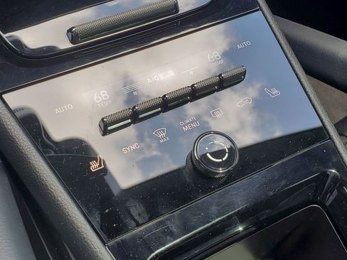 Used 2024 Porsche Cayenne AWD/4WD image 31