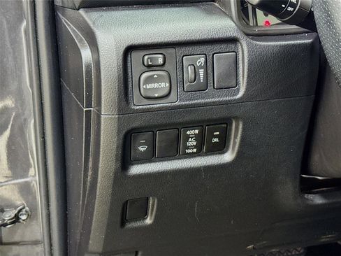 Used 2018 Toyota 4Runner SR5 Premium image 10