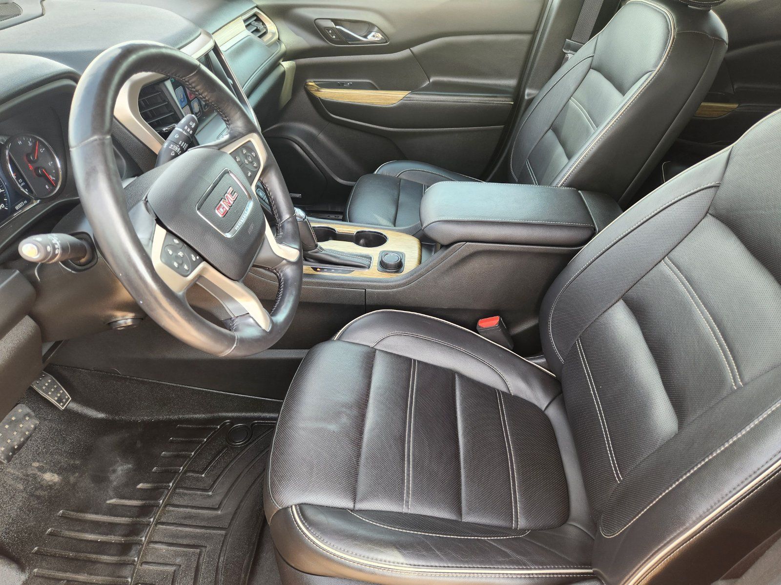 Used 2017 GMC Acadia Denali w/ Technology Package AWD/4WD image 16