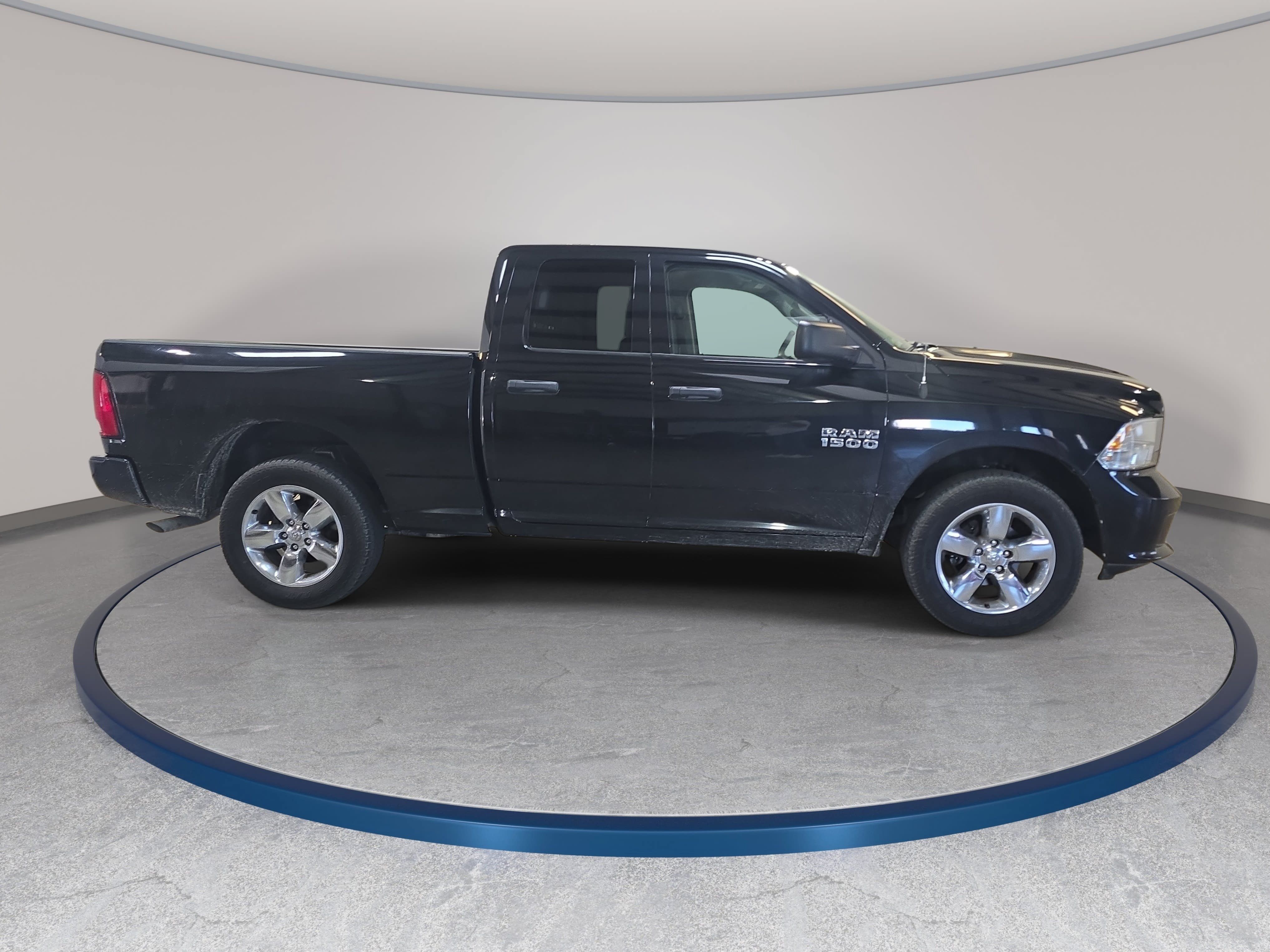 Used 2018 RAM 1500 Express w/ Express Value Package AWD/4WD image 5