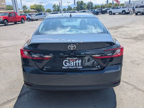 Used 2025 Toyota Camry LE FWD image 5
