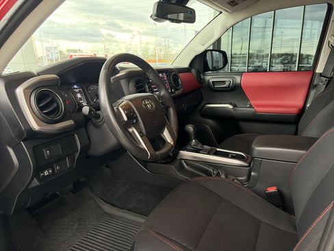 Certified 2021 Toyota Tacoma SR5 image 13