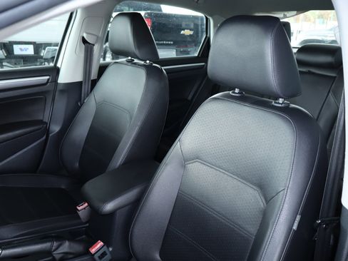 Used 2017 Volkswagen Passat 1.8T R-Line image 14