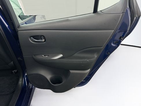 Used 2024 Nissan Leaf S image 30